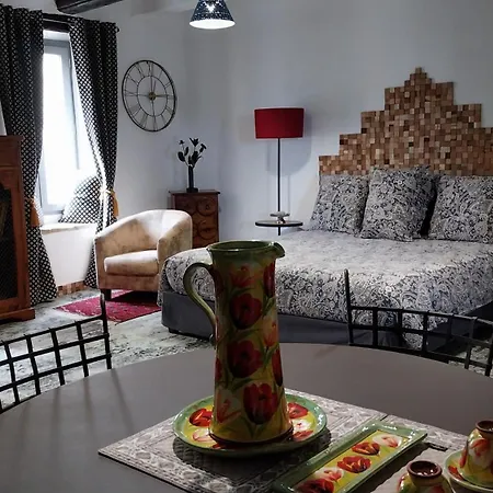 D'ici Et D'ailleurs Couette-café 4*