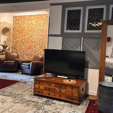 D'ici Et D'ailleurs Bed & Breakfast