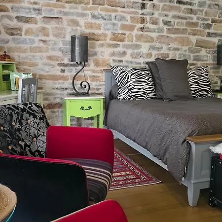 Bed & Breakfast D'ici Et D'ailleurs 4*