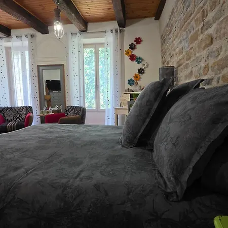 D'ici Et D'ailleurs Bed & Breakfast