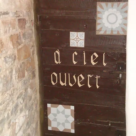 D'ici Et D'ailleurs Nocleg ze śniadaniem 4*