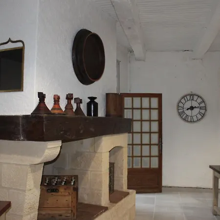 D'ici Et D'ailleurs Nocleg ze śniadaniem 4*