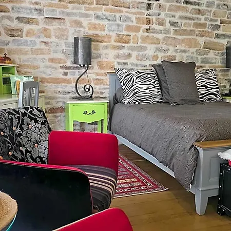 D'ici Et D'ailleurs Frühstückspension 4*