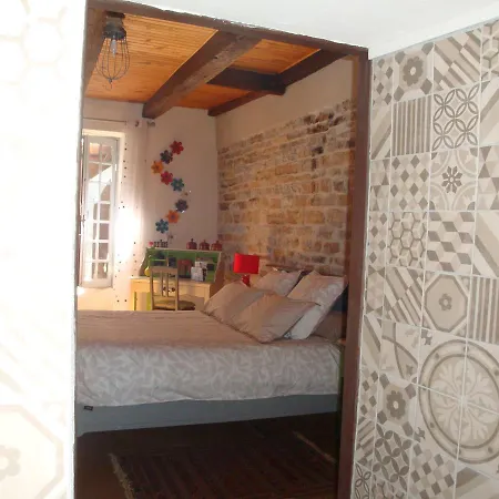 D'ici Et D'ailleurs Bed & Breakfast 3*