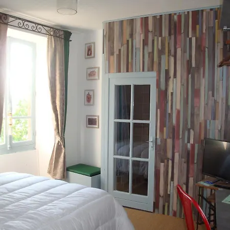 Bed & Breakfast D'ici Et D'ailleurs 3*