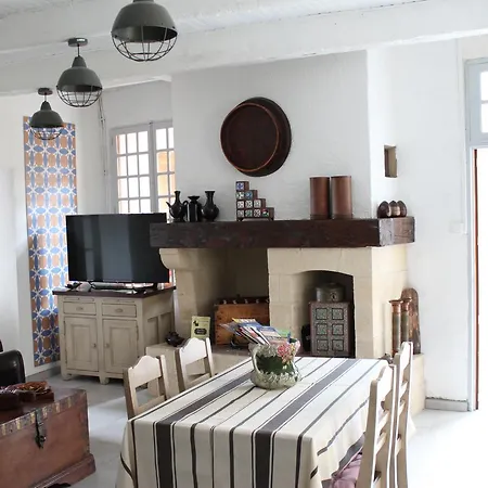 D'ici Et D'ailleurs Bed & Breakfast